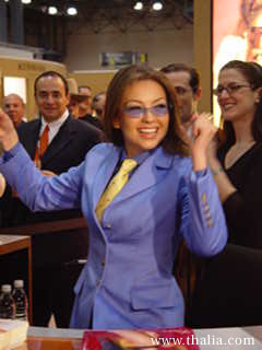 thalia la busines mujer Lentes12