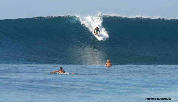Surfers locaux... Take_o10
