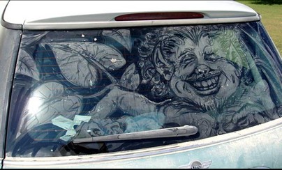الرسم على غبار زجاج السيارات!!!!!!!!!! 9-070210