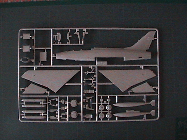 F100F super sabre [ITALERI 1/72 Dsc00012