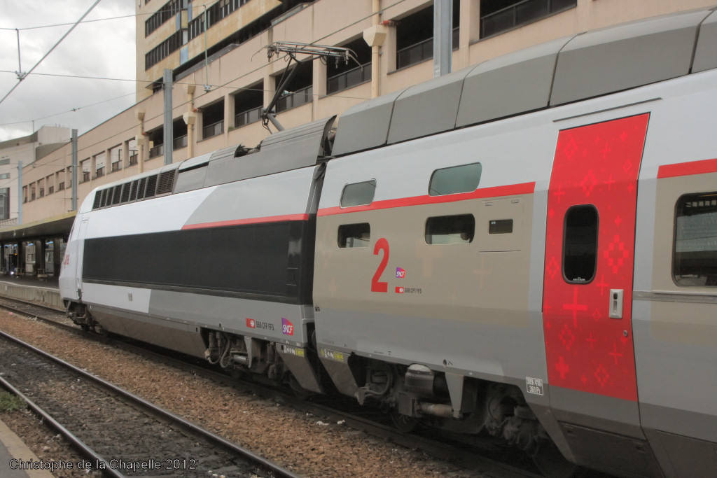 Nouvelle livrée TGV Lyria 2012 Img_0313