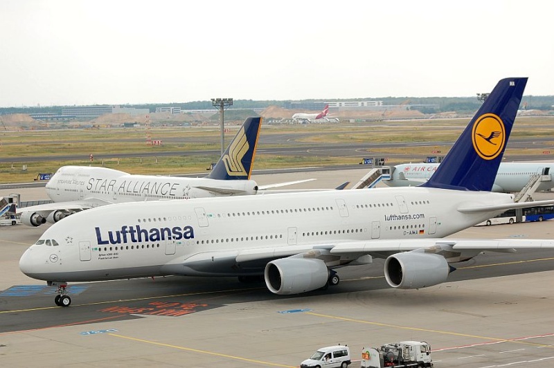 Airbus A-380 der Lufthansa auf Linie 380410