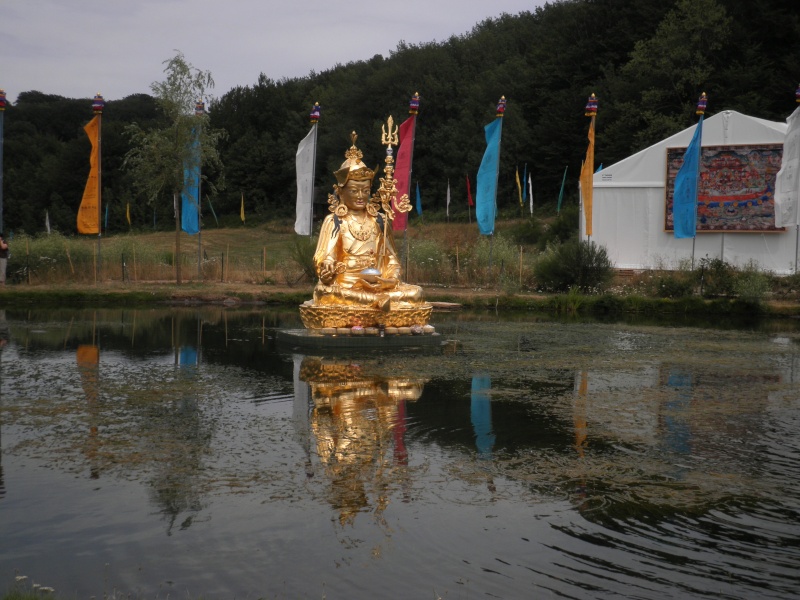 Photos du temple Bouddhiste Rigpa-Lrab Ling P8010012