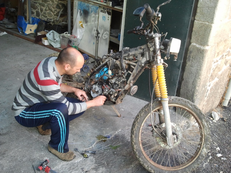 Restaurando umha moto vella. 2013-022
