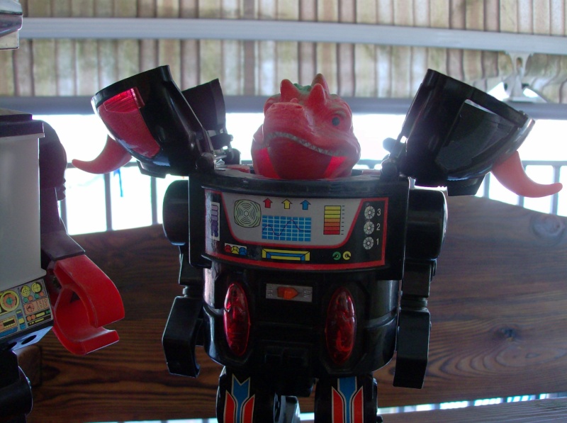 Robot anni 70 80 Robot Monster e Saturn in plastica e metallo vintage made in Taiwan Hpim4621