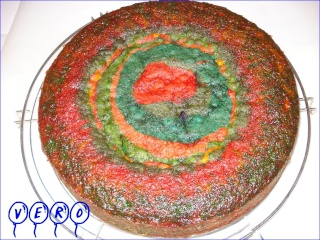 gâteaux multicolores du Carnaval - Page 4 Dsc00016
