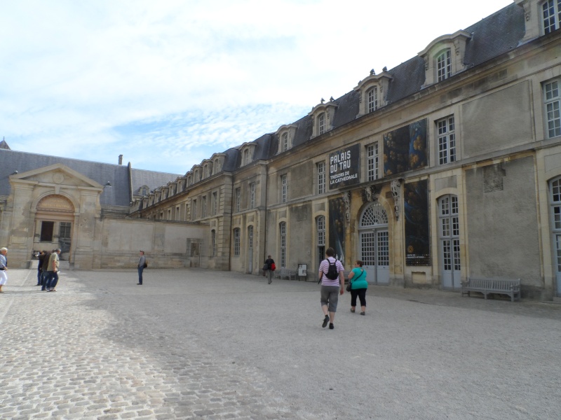 Reims, le palais du Tau, l'abbaye Saint remi, la ville. Sam_0825