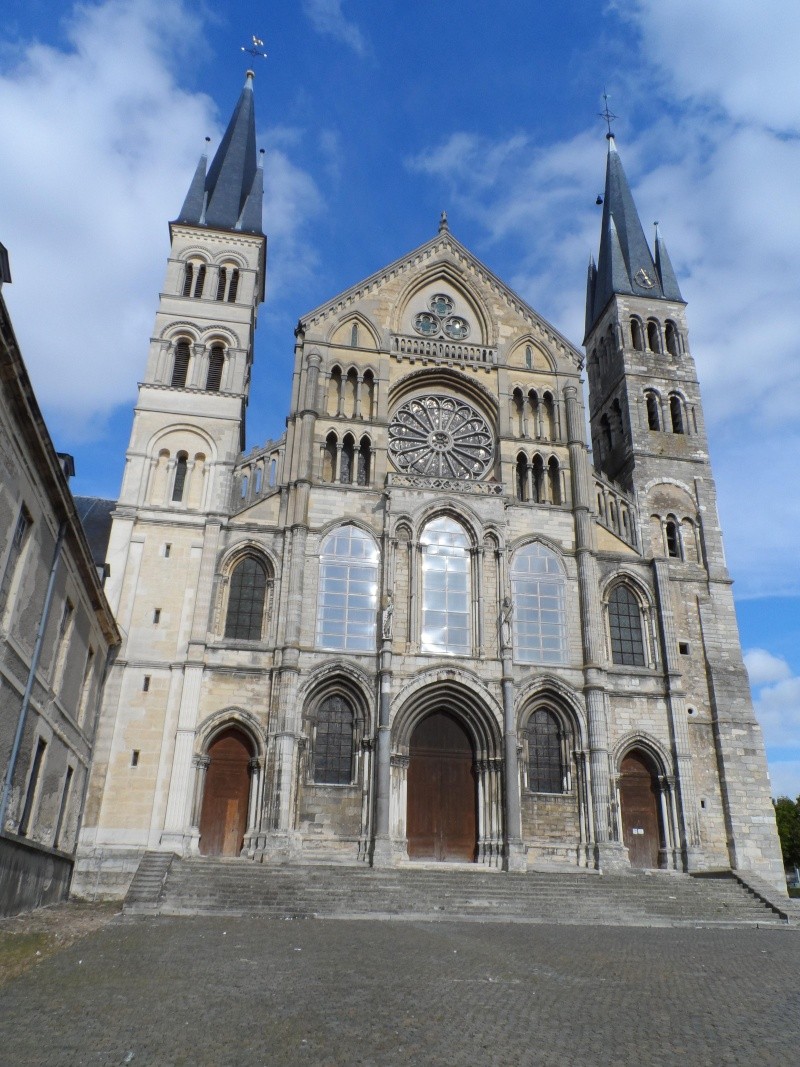 Reims, le palais du Tau, l'abbaye Saint remi, la ville. Sam_1012