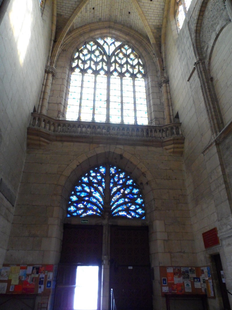 Reims, le palais du Tau, l'abbaye Saint remi, la ville. Sam_1025