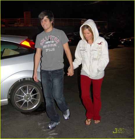 Ashley Tisdale y Jared: Una cena nocturna muy relax! Ashley10