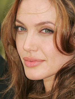 !! Angelina Jolie au FST !! Zko37d10