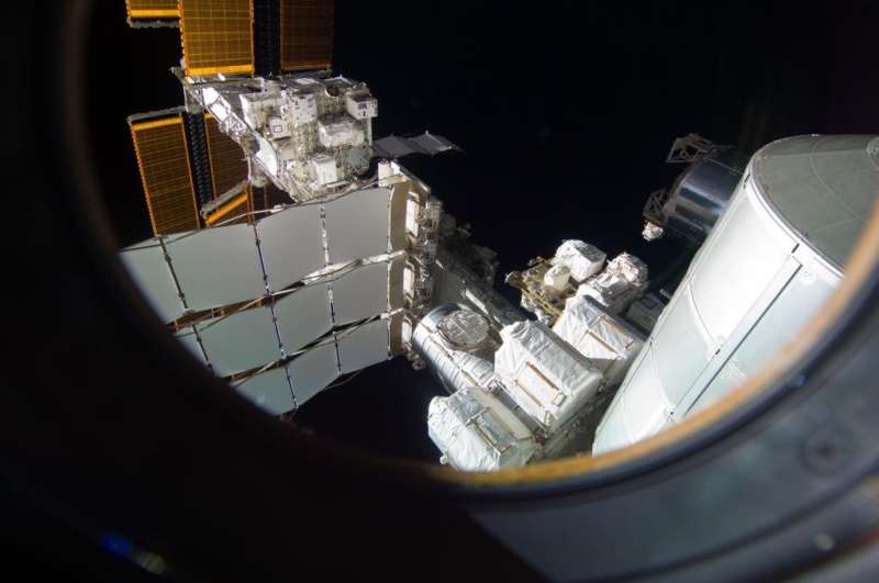 Expedition 36 (Déroulement de la mission) Bofq1_10