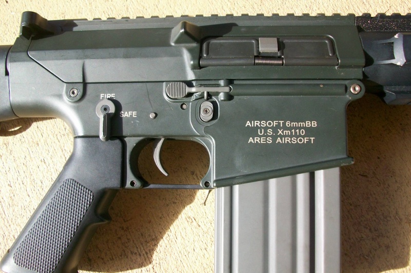 ARES SR25 2 mags and scope mount. 100_2619