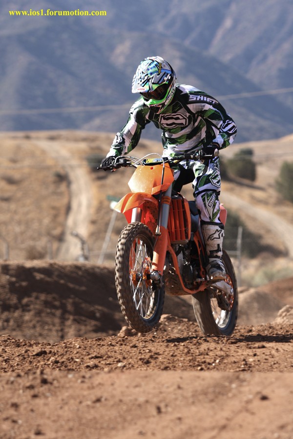 FIRST SHOTS OF TOMMY SEARLE PRACTICING SUPERCROSS!!! - Page 2 Cali3_33
