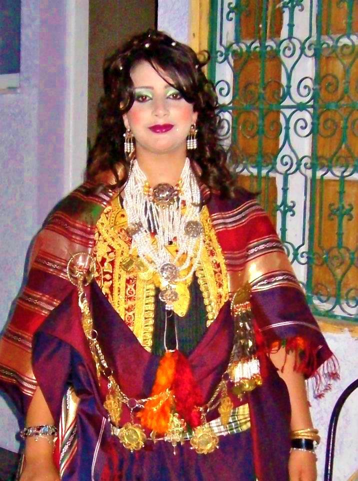 Les vêtements traditionnels en Tunise! Costum11