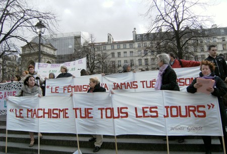 Les chiennes de garde 11mar-11