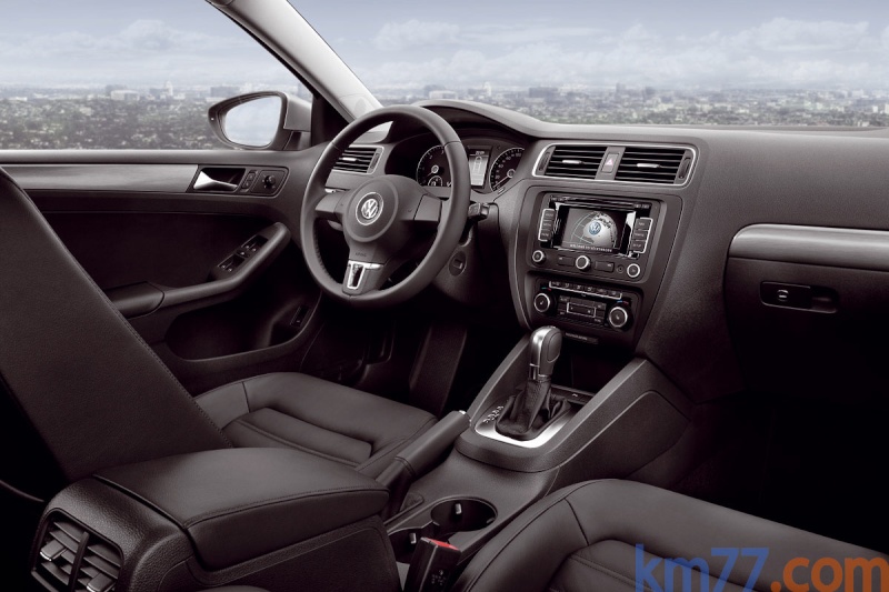 2012 - [Renault] Clio IV [X98] - Page 2 Int_je10