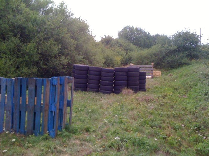 montage bunker en pneus et bois Img_0051