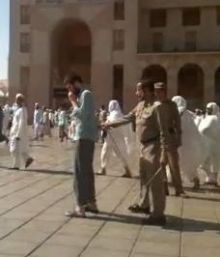 عقوبة الجلد لرجل ايراني تبول في الحرم النبوي - فيديو  292410
