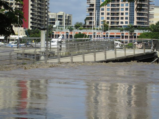 Live From The Brisbane 'HOLY SHIT IT'S COMING RIGHT FOR US' Flood Zone Img_0611