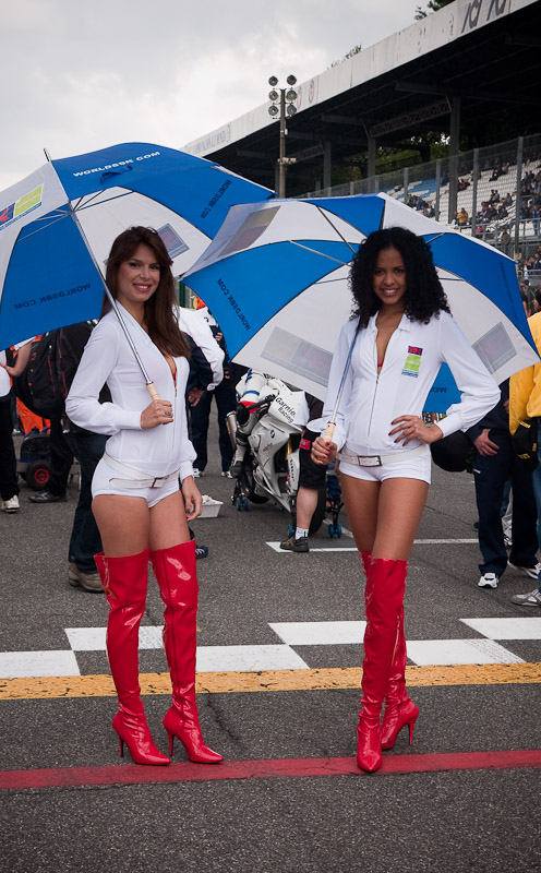 Paddocks / Umbrella Girls - Page 13 20100511