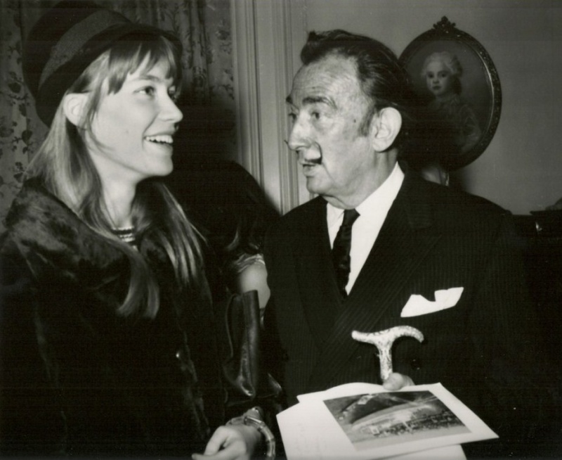 Françoise Hardy en Paco Rabanne - Page 4 Dali_210