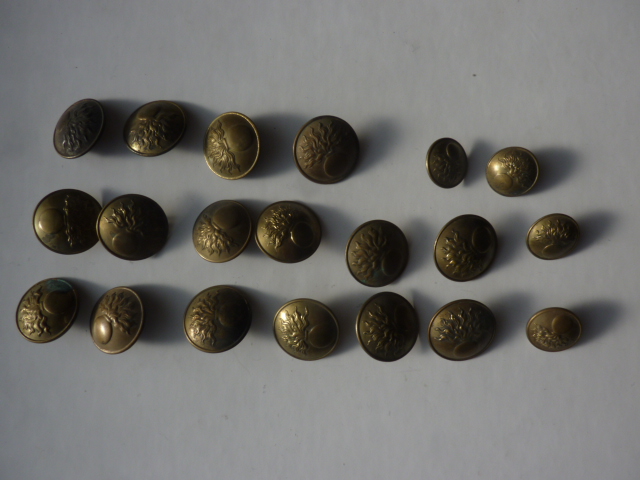 (A) LOT BOUTONS INFANTERIE LAITON 20 PIECES P1390858