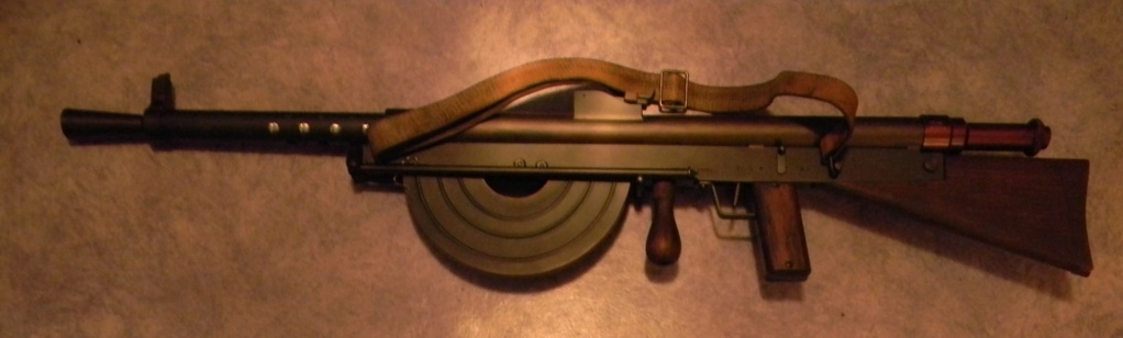 Le fusil-mitrailleur Chauchat et ses accessoires  Dscn8319