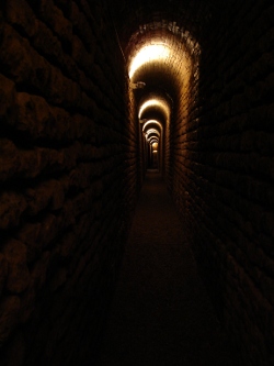 Die unterirdischen Tunnel Tunnel10