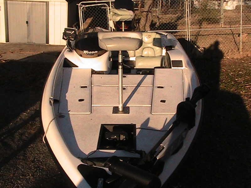 2001 Triton bass boat Triton12