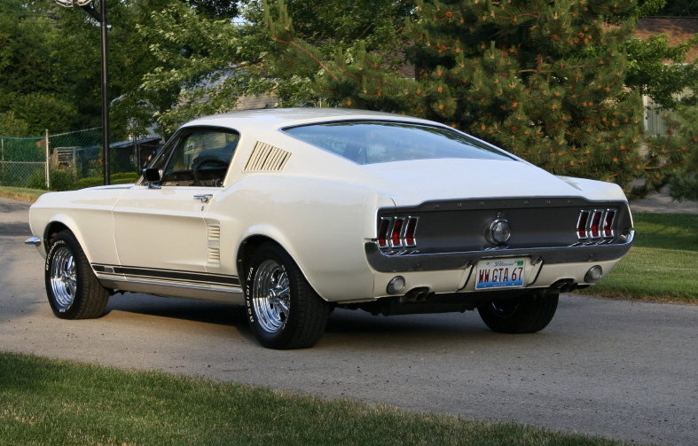 option - (82) Option, grille décorative sur panneau arrière pour Mustang 1967 Back_p10