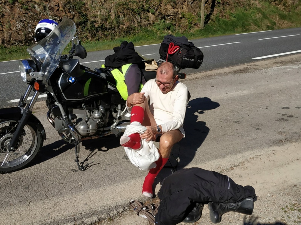 Une R100R et une NineT à rocamadour 710