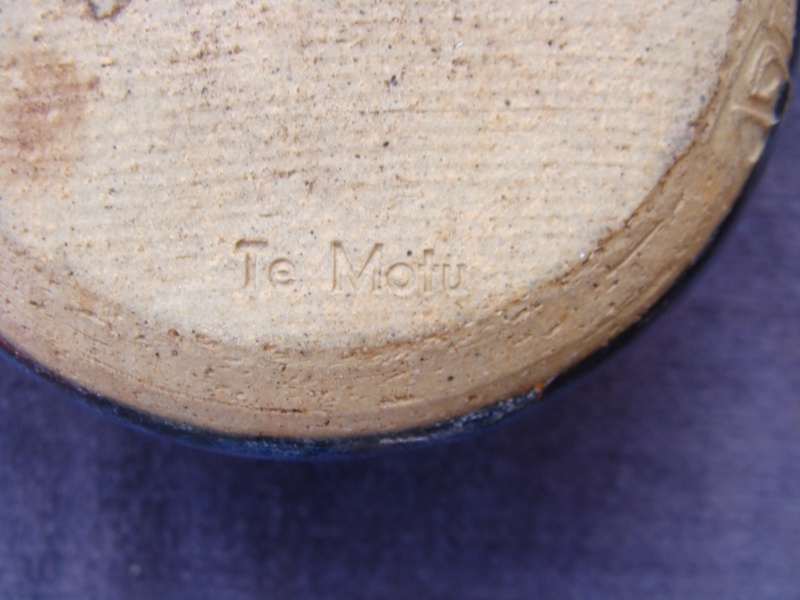 Cute blue tricornered pot - Te Motu GV mark is made by Graeme Voss Dsc02412