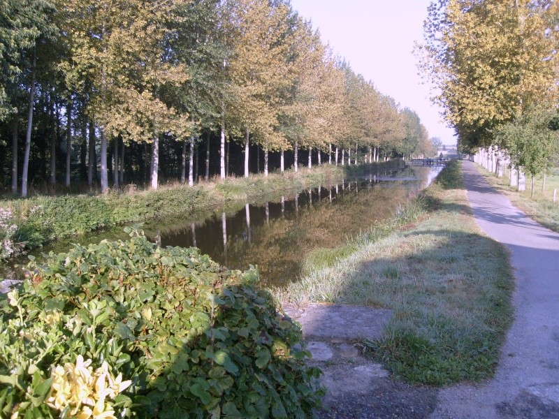 HEDE ( 30 kms de Rennes) Sur le canal... S7300224