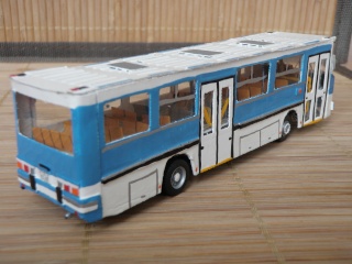 DDR Ikarus Busse aus Papier P8101013