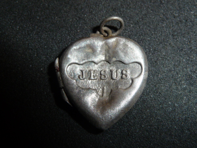 Pendentif-reliquaire "Jésus / Marie"  XXème P1110011