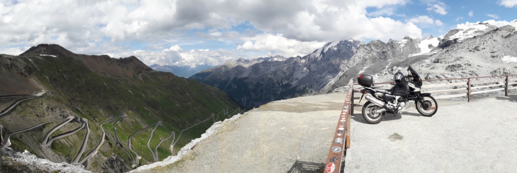 Quelques Cols suisses, un peu d'Italie et retour par le Stelvio 20200732