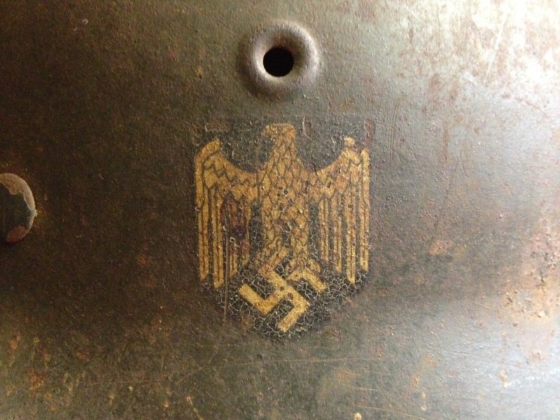 Casque allemand heer M40 à insigne Img_5411