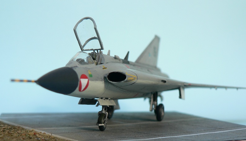 [Revell / Hasegawa] Saab J-35 S Draken 218