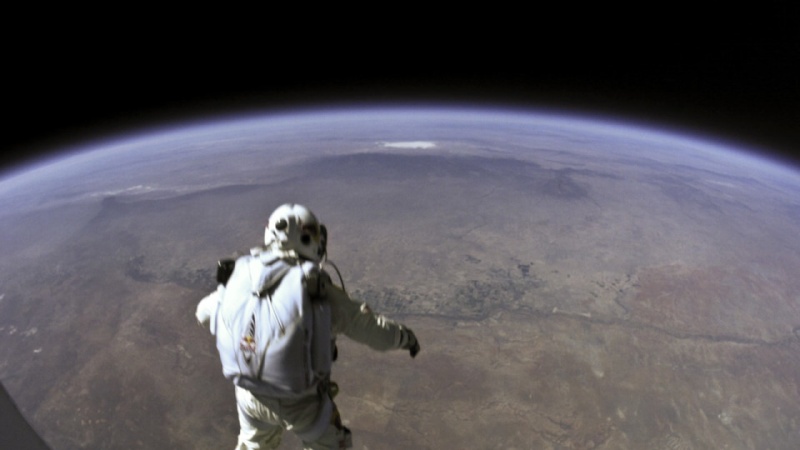 Red Bull Stratos - Felix Baumgartner dans les pas de Joe Kittinger P-201210