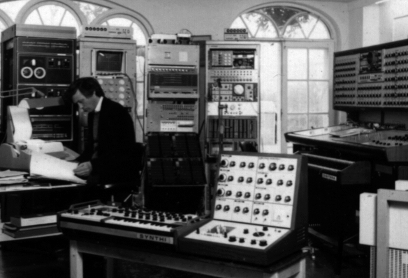 Electronic Music Studio Ltd (E.M.S) Peterz10