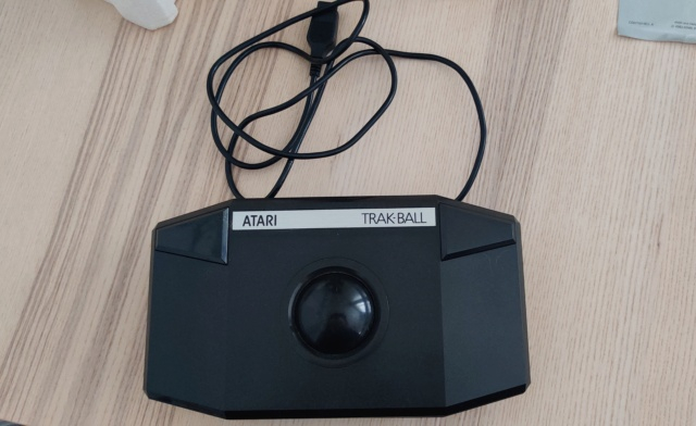 [EST] Trackball Atari et lecteur externe Amiga 1010 Img_2058