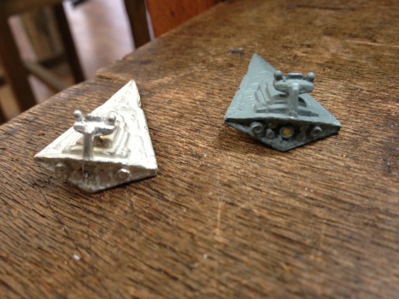 création du faucon millenium et d'un star destroyer en argent Img_0712