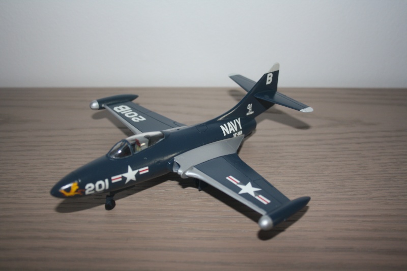 F9F Panther, USS Oriskany, Maquette Matchbox 1/72 (VINTAGE) Img_4216