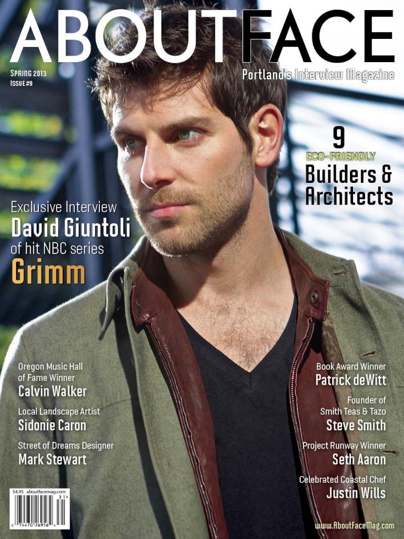 David Giuntoli (Nick Burkhardt) - Page 2 Aboutf10