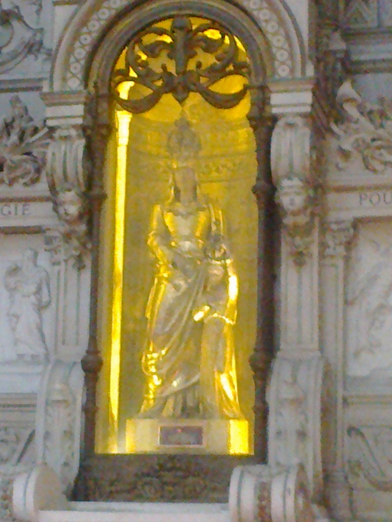 Aujourd’hui le 26 Juillet , c’est la Fête de Sainte-Anne d'Auray.. Chant + historique Sainte11