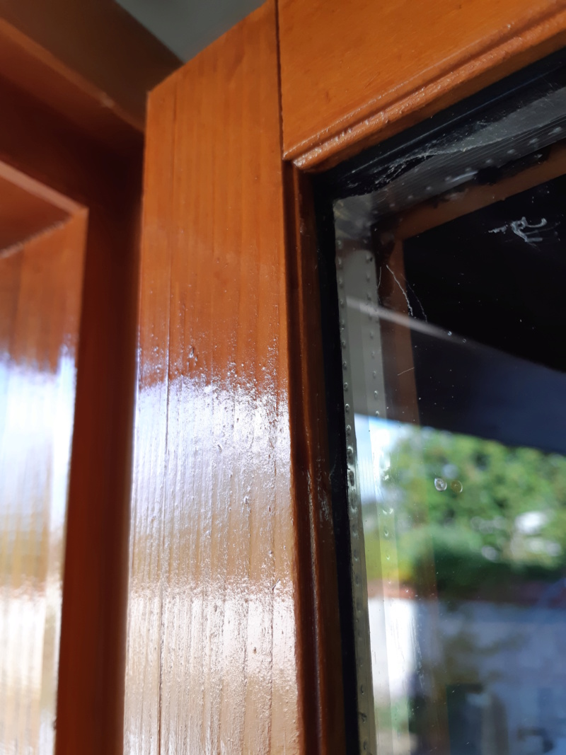 Changement vitrage cassé sur fenêtre de l'atelier 20190511