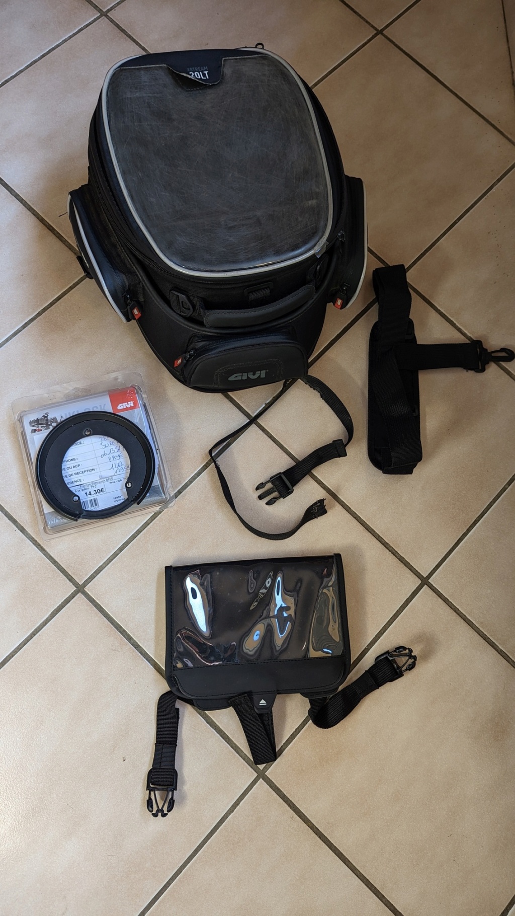 Vente sacoche réservoir Givi Xstream 20 litres avec anneau ST 1200 Ensemb10