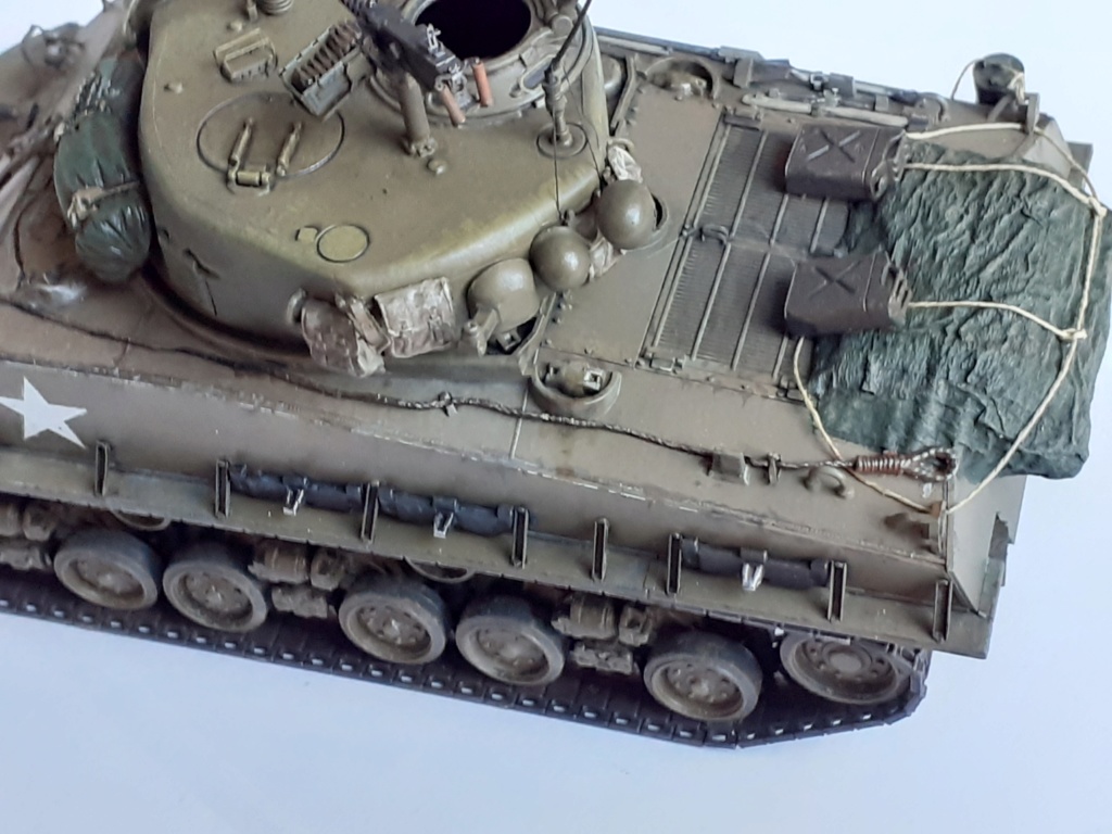 « Sur la Route H-4 » - M4A3E8 (76 mm) HVSS Sherman "Easy Eight" (Tamiya 1/48) - Page 5 20190700