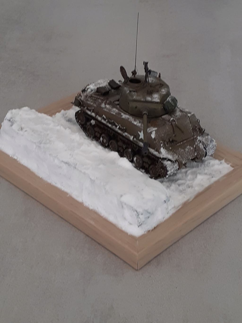 « Sur la Route H-4 » - M4A3E8 (76 mm) HVSS Sherman "Easy Eight" (Tamiya 1/48) - Page 5 20190927